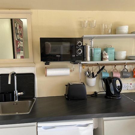 The Cosy Cabin By The Shore Galway Ngoại thất bức ảnh