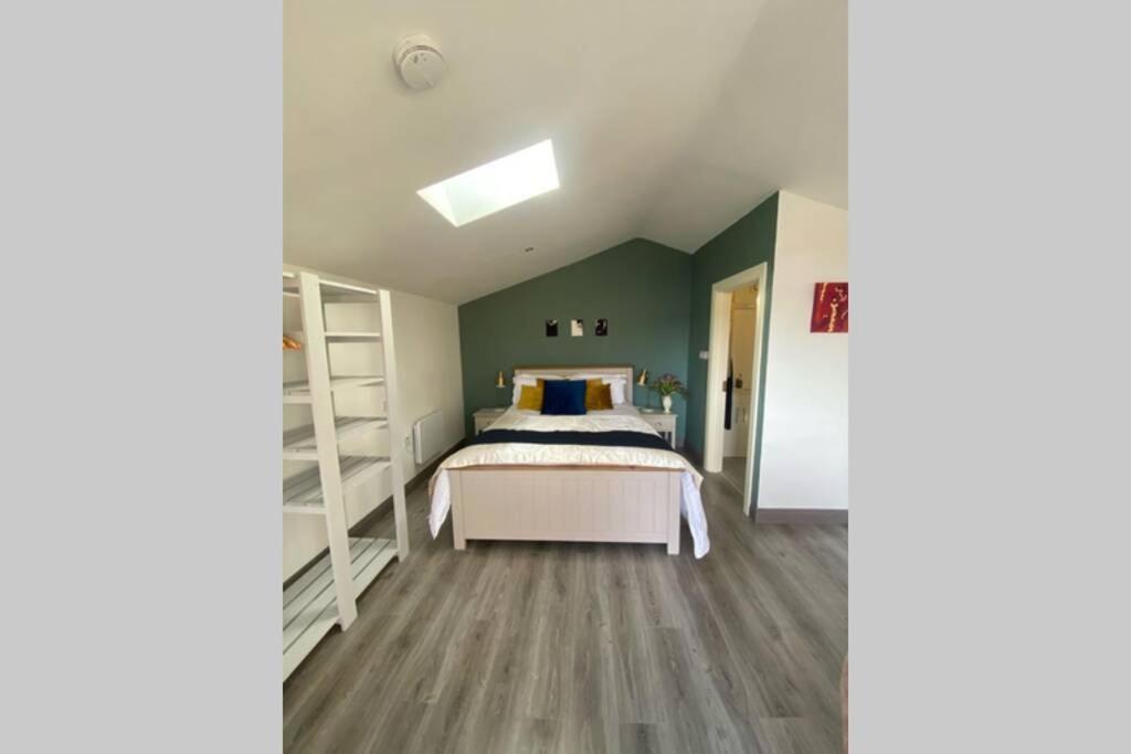 The Cosy Cabin By The Shore Galway Ngoại thất bức ảnh