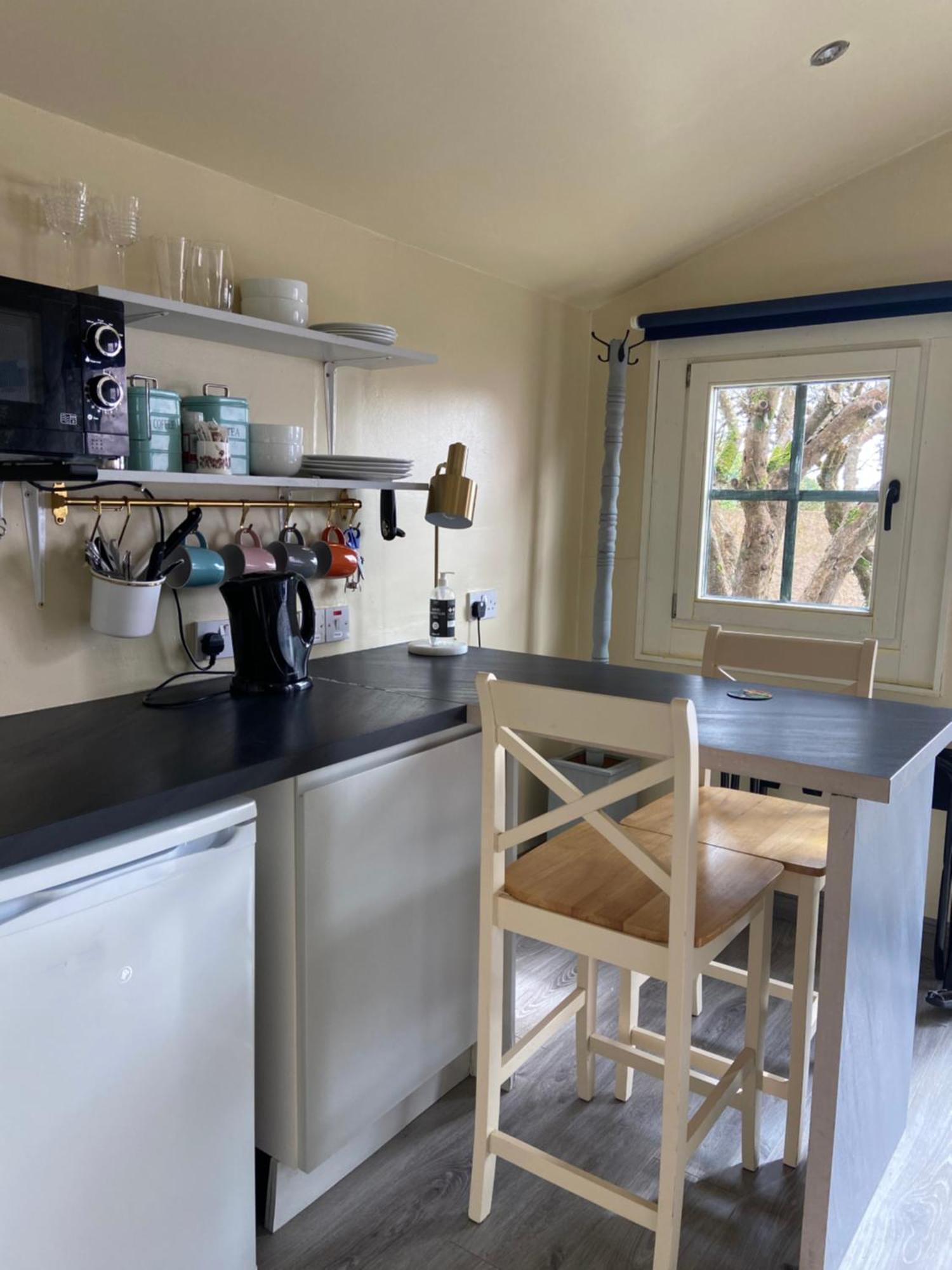 The Cosy Cabin By The Shore Galway Ngoại thất bức ảnh